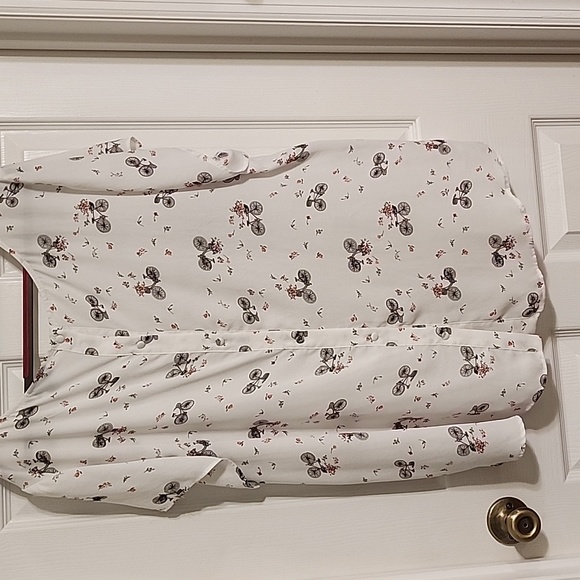 Torrid 3X white blouse - Picture 4 of 6